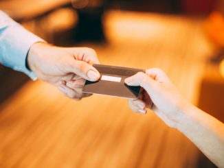 Representação de como cartão de crédito adicional funciona